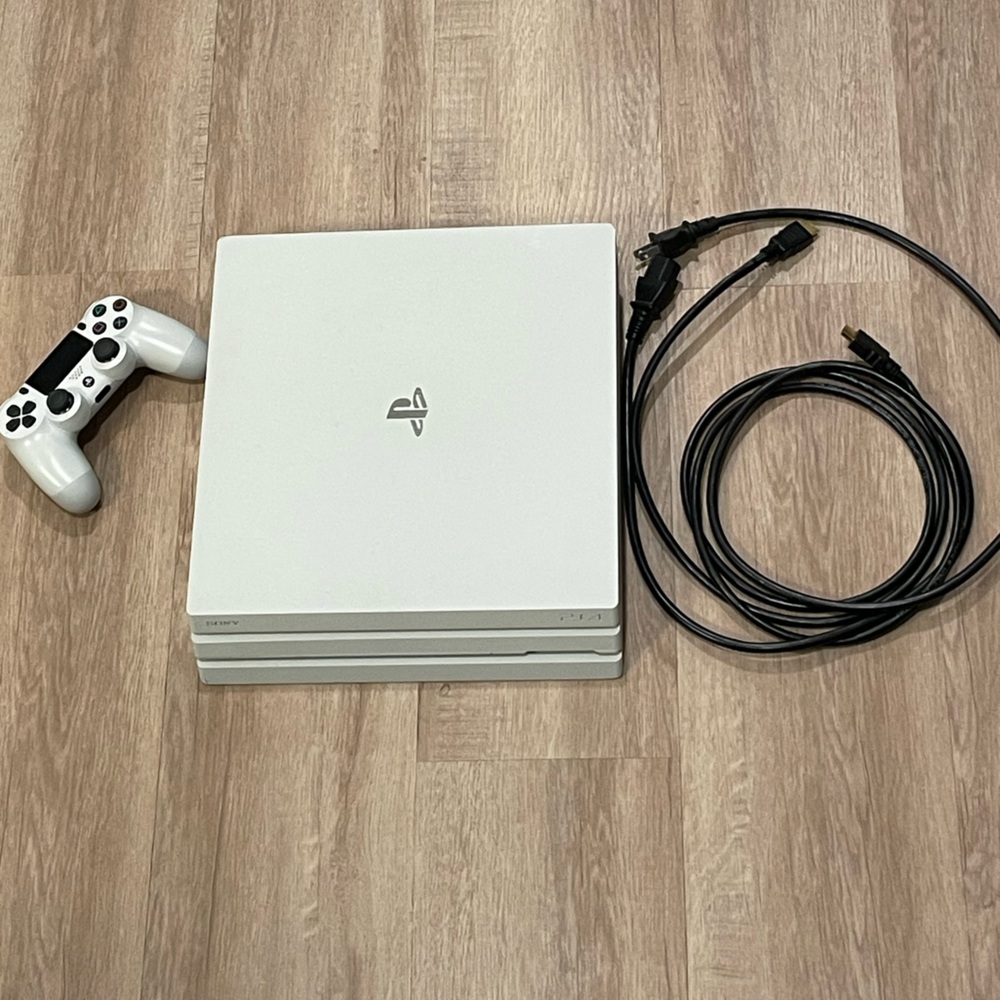Sony PlayStation 4 Pro - White (PS4 PRO)